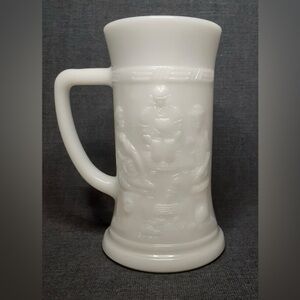 1960s USA Federal White Onyx Beer Stein Milk Glass Pub Tavern Scene 10 Oz (1)